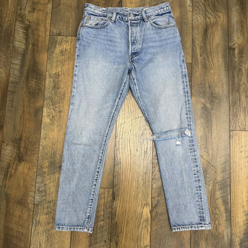 Levi’s 501 Skinny White Oak Cone Denim Women 28x28 Distressed Jeans 29502-0032